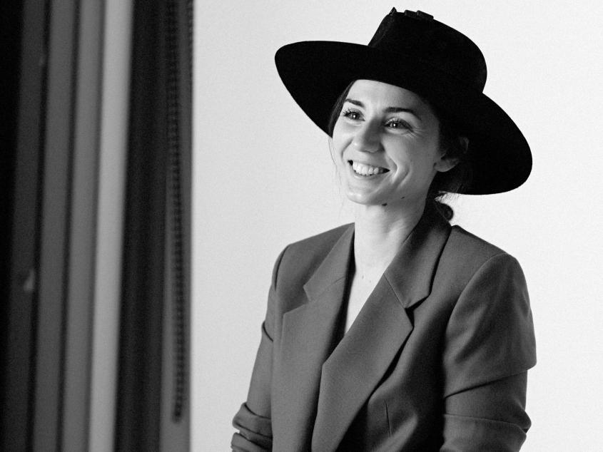 renovacion cuurso sombrerería Andrea Pop hatmaker